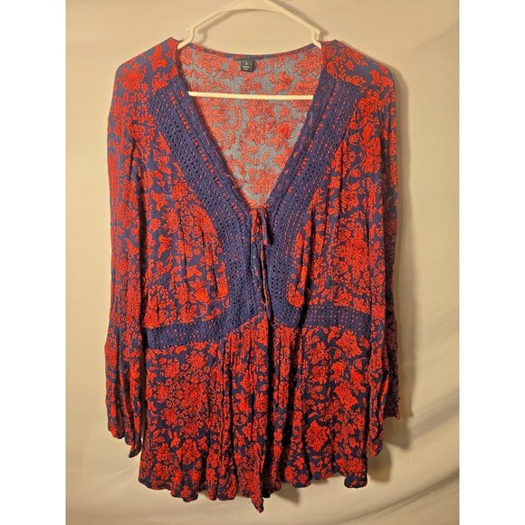 Torrid Red and Blue Floral Blouse - Picture 2 of 4